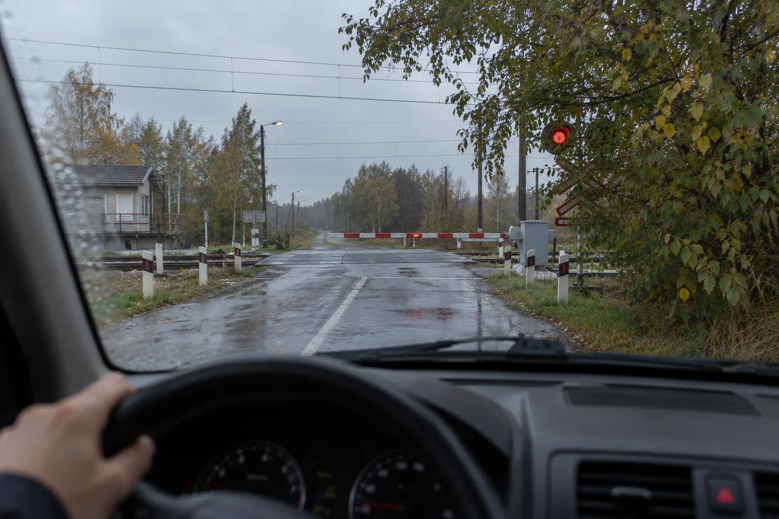 Сигнал, стоп-линия или знак на переезде не были видны